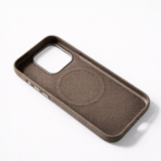 Coque iPhone semi-cuir design minimaliste Wayfold